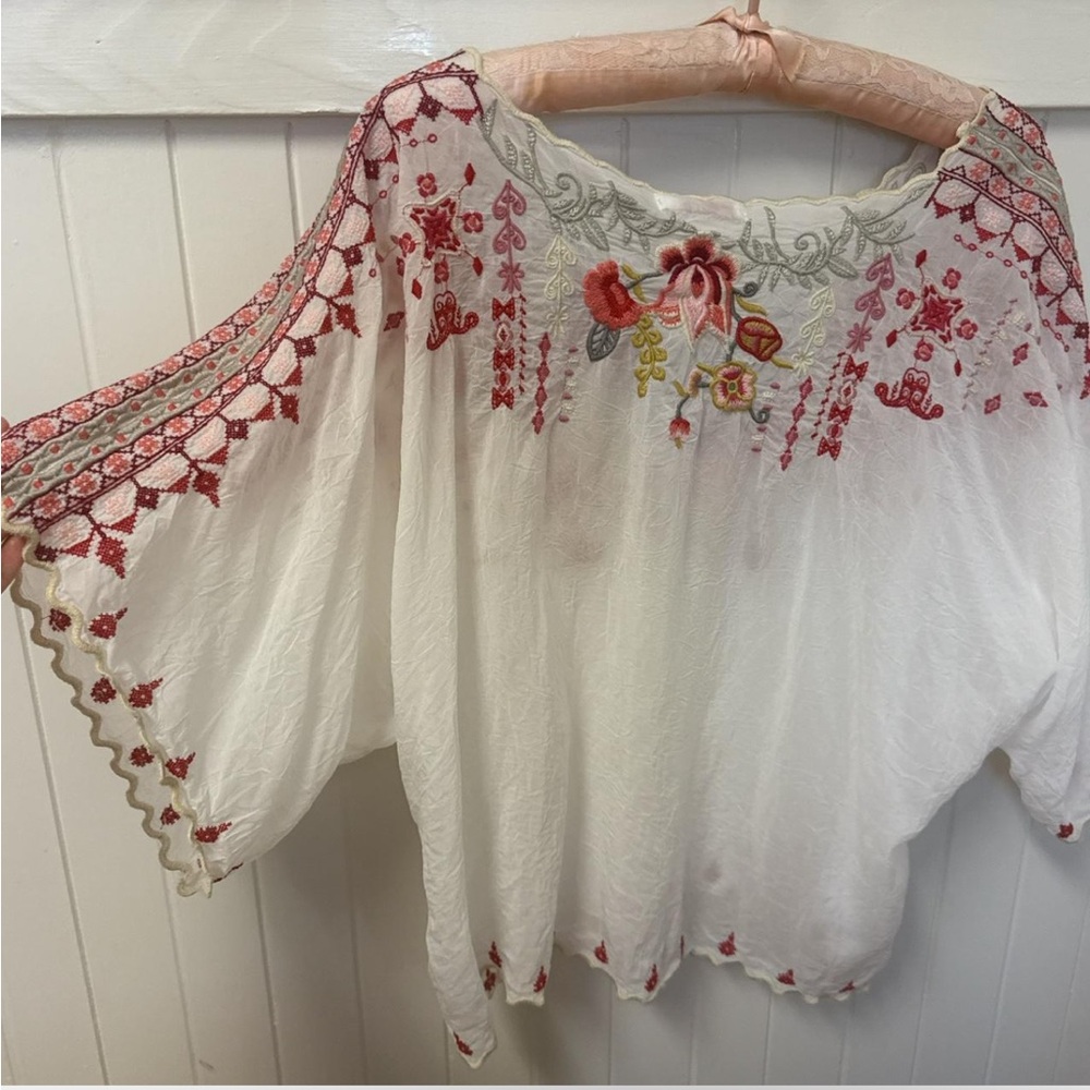 Johnny Was Nicky Embroidered
Scalloped Edges Top - Picture 4 of 4